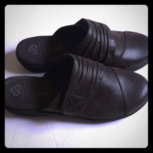 Clarks cloud steppers